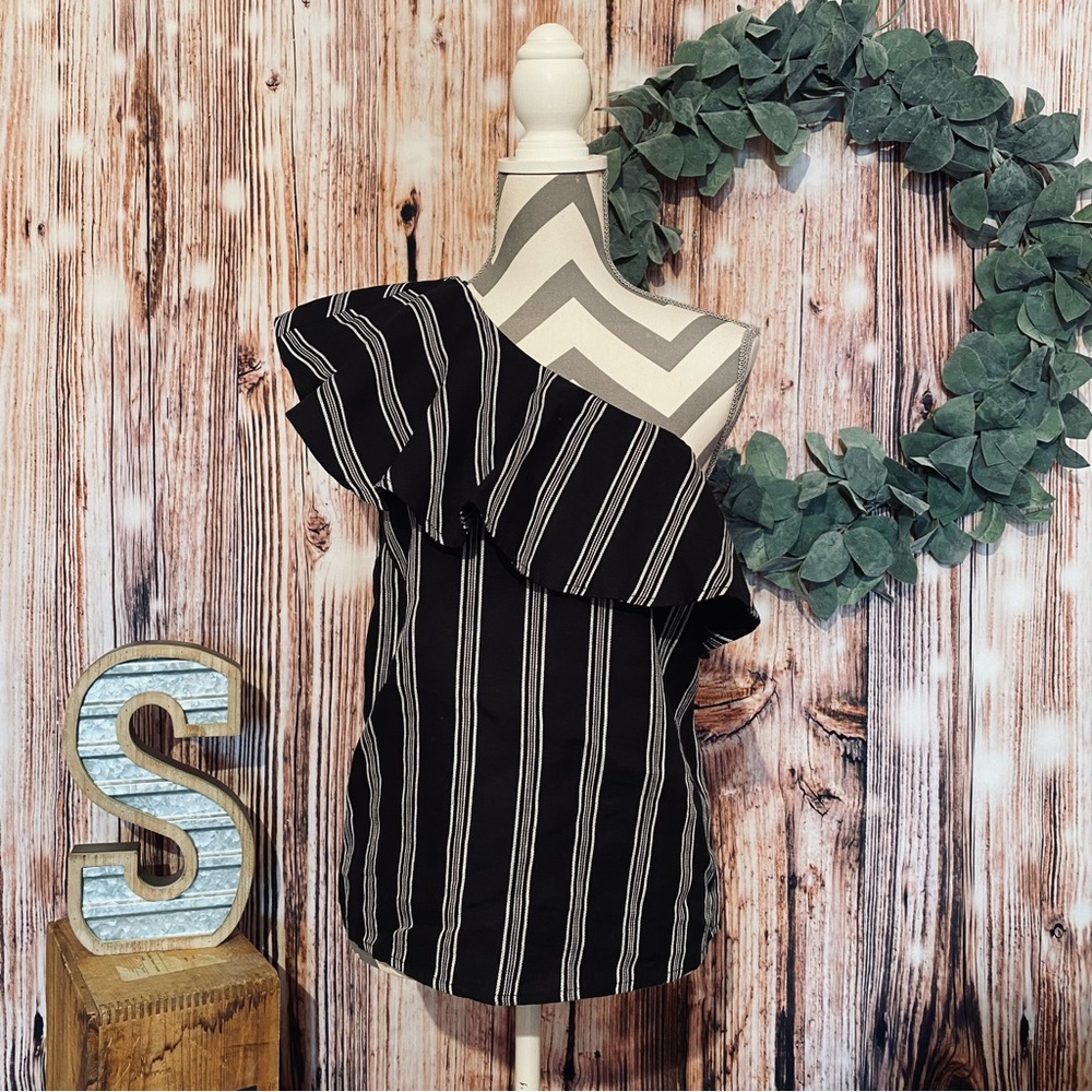 Sugar Lips one shoulder top